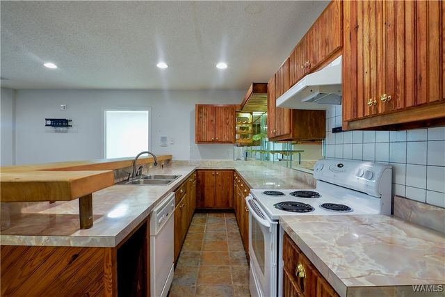 2950 35th E, Tuscaloosa, AL 35405