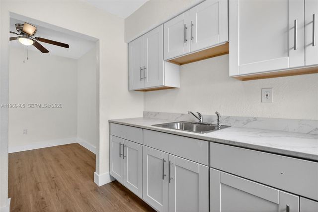 280 NW 34th St, Miami, FL 33127