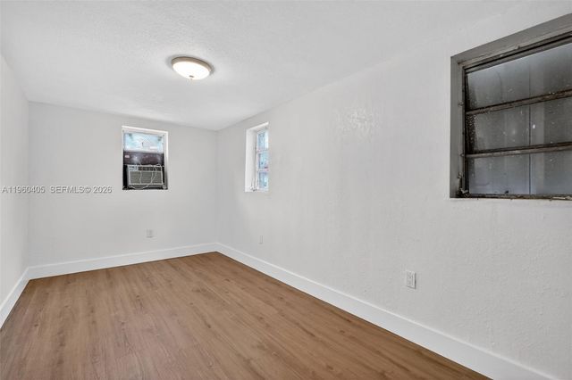 280 NW 34th St, Miami, FL 33127