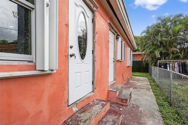 280 NW 34th St, Miami, FL 33127