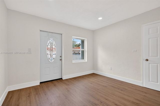 280 NW 34th St, Miami, FL 33127