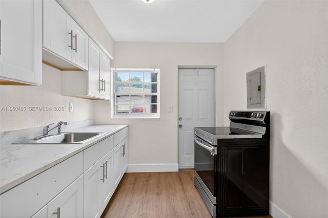 280 NW 34th St, Miami, FL 33127