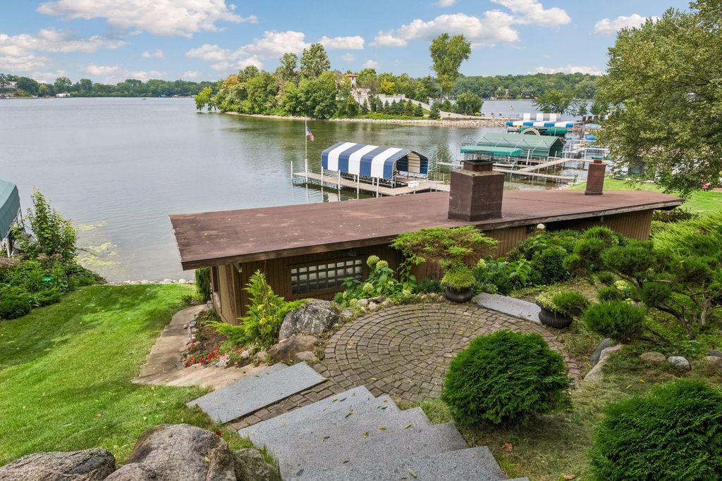 21210 Excelsior Boulevard, Greenwood, MN 55331 — photo 2