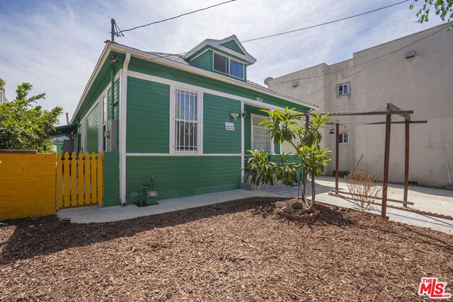 1824 Orchard Avenue, Los Angeles, CA 90006