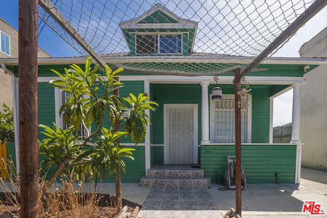 1824 Orchard Avenue, Los Angeles, CA 90006