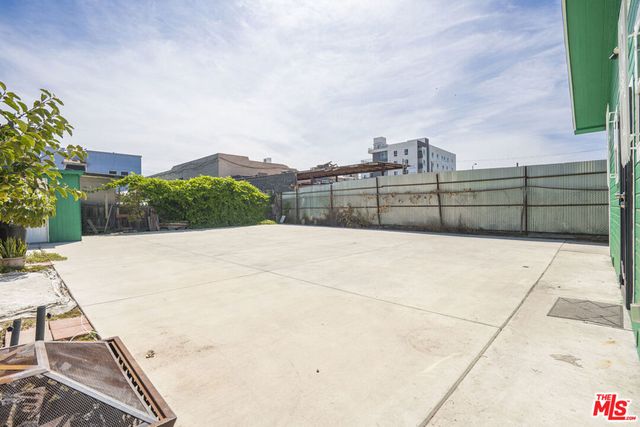 1824 Orchard Avenue, Los Angeles, CA 90006