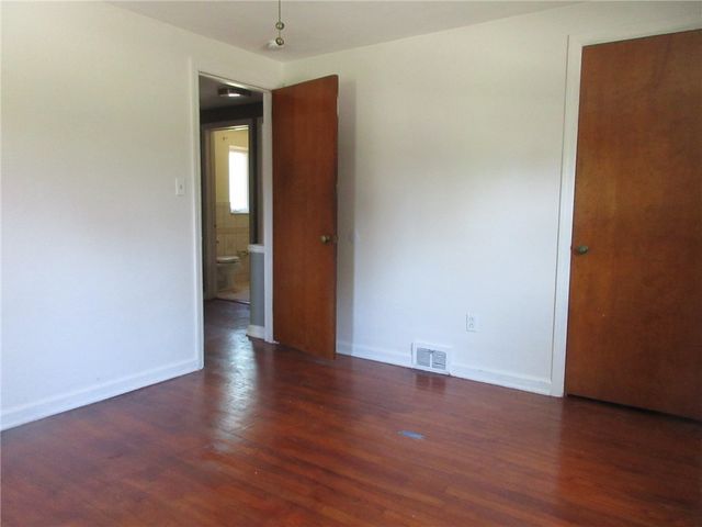 110 Logan Rd, Bethel Park, PA 15102