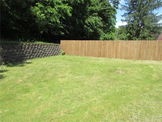 110 Logan Rd, Bethel Park, PA 15102