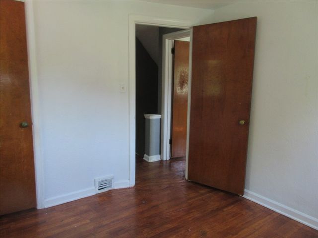 110 Logan Rd, Bethel Park, PA 15102