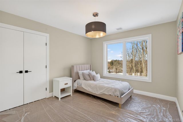 2 Rustic Drive, Rock Tavern, NY 12575