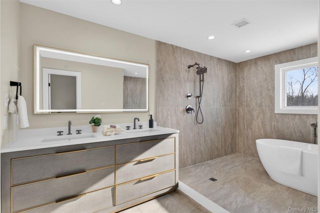 2 Rustic Drive, Rock Tavern, NY 12575