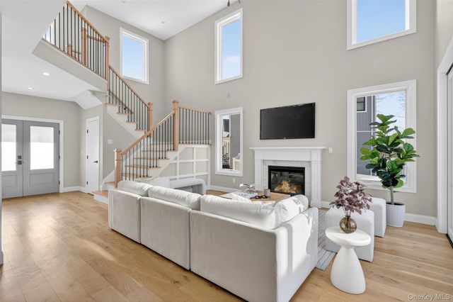 2 Rustic Drive, Rock Tavern, NY 12575