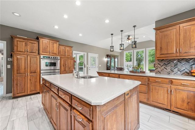 6888 W 185th Terrace, Stilwell, KS 66085