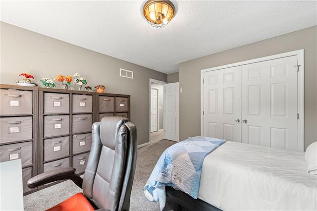 6888 W 185th Terrace, Stilwell, KS 66085