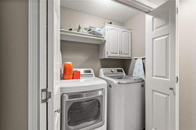 6888 W 185th Terrace, Stilwell, KS 66085