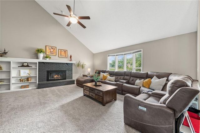 6888 W 185th Terrace, Stilwell, KS 66085