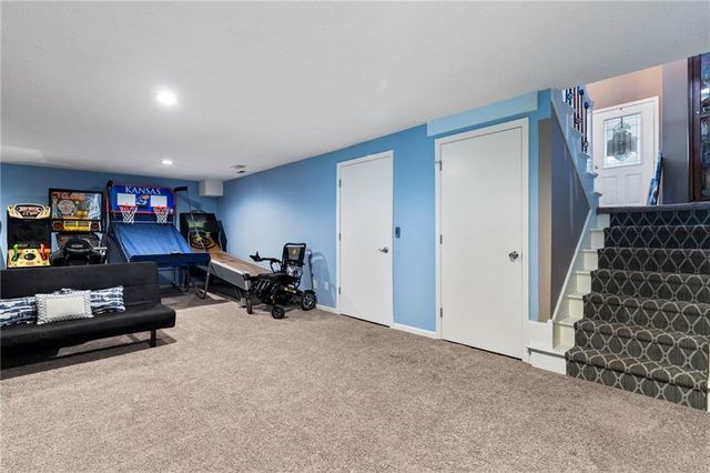 6888 W 185th Terrace, Stilwell, KS 66085