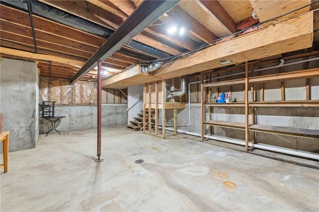 6888 W 185th Terrace, Stilwell, KS 66085