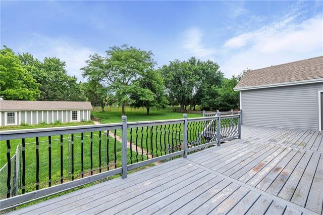 6888 W 185th Terrace, Stilwell, KS 66085