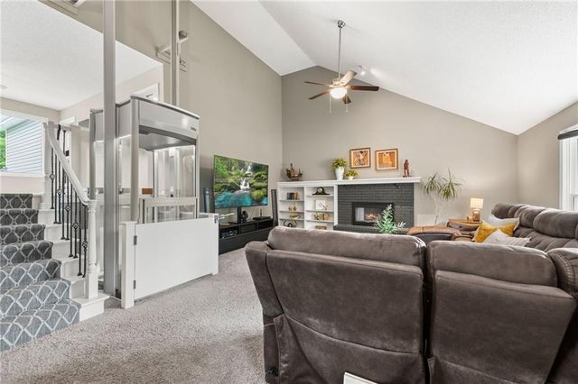 6888 W 185th Terrace, Stilwell, KS 66085