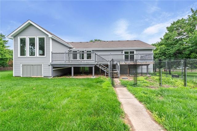 6888 W 185th Terrace, Stilwell, KS 66085