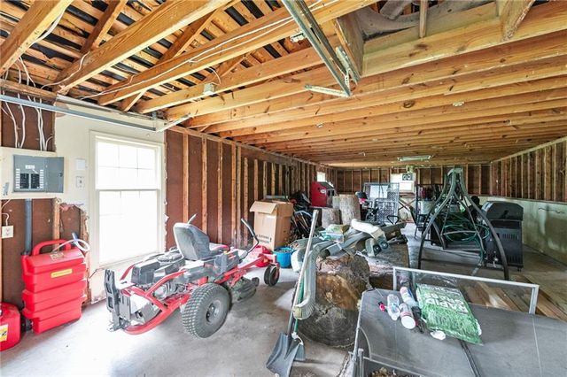 6888 W 185th Terrace, Stilwell, KS 66085