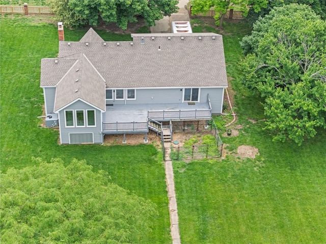6888 W 185th Terrace, Stilwell, KS 66085