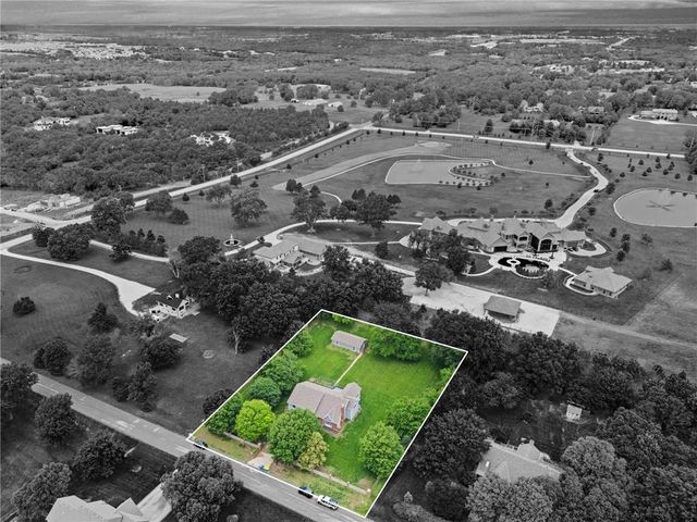 6888 W 185th Terrace, Stilwell, KS 66085