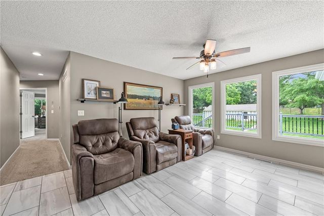 6888 W 185th Terrace, Stilwell, KS 66085