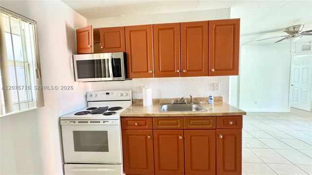 2099 NW 26th Ave, Fort Lauderdale, FL 33311