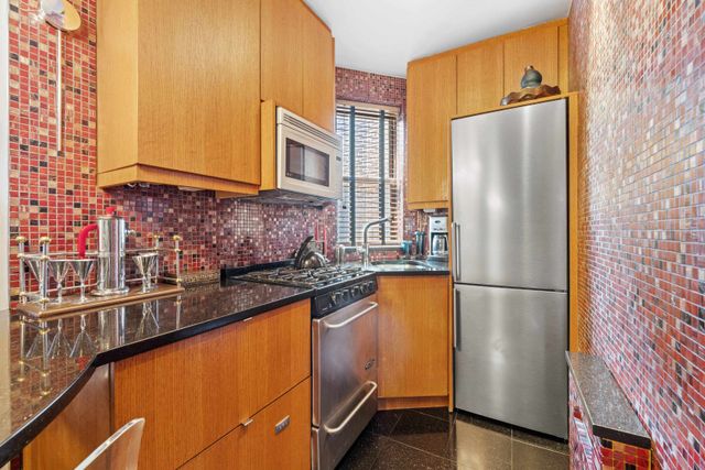 50 E 8th St Apt 6P, New York City, NY 10003