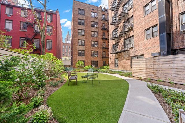 50 E 8th St Apt 6P, New York City, NY 10003