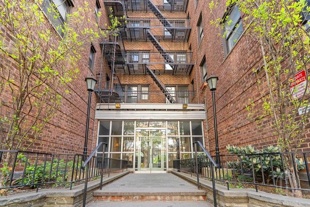 50 E 8th St Apt 6P, New York City, NY 10003