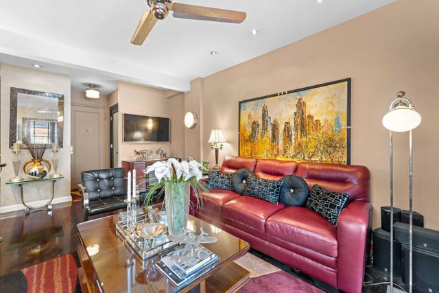 50 E 8th St Apt 6P, New York City, NY 10003