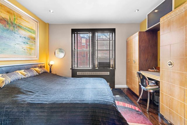 50 E 8th St Apt 6P, New York City, NY 10003