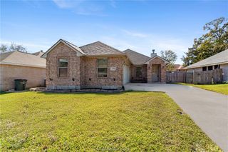 2402 Pleasant Rose Circle, Bryan, TX 77808