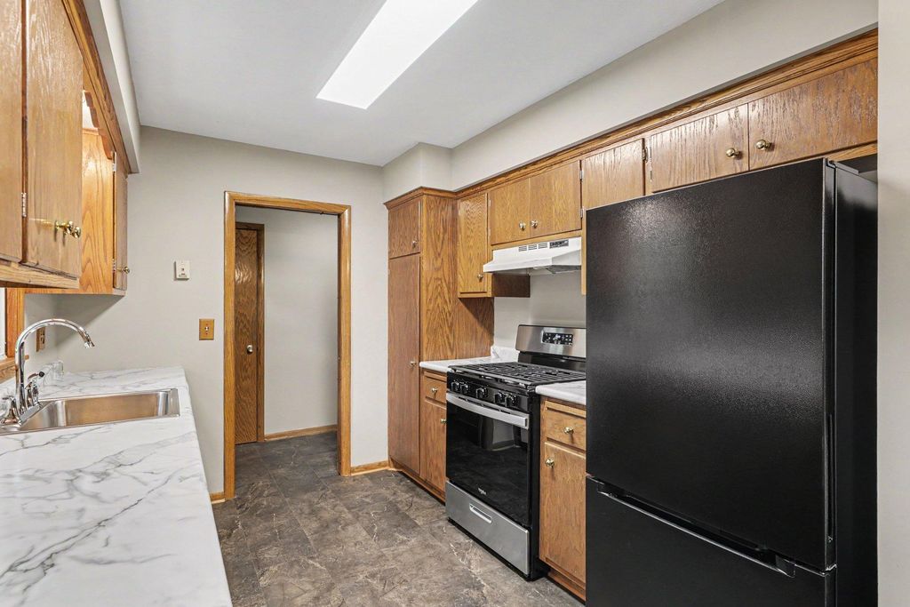 4040 Merriam Road, Minnetonka, MN 55305 — photo 3