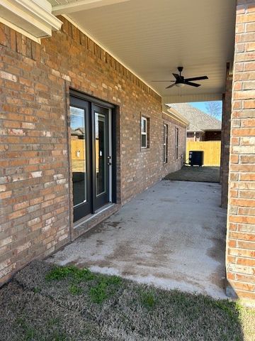 651 Blunt Avenue, Prairie Grove, AR 72753