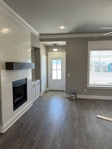 651 Blunt Avenue, Prairie Grove, AR 72753