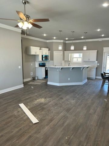 651 Blunt Avenue, Prairie Grove, AR 72753