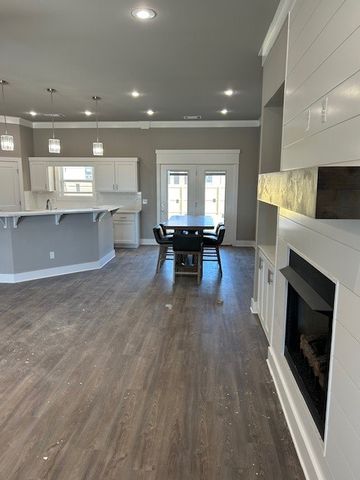 651 Blunt Avenue, Prairie Grove, AR 72753