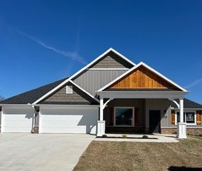 651 Blunt Avenue, Prairie Grove, AR 72753