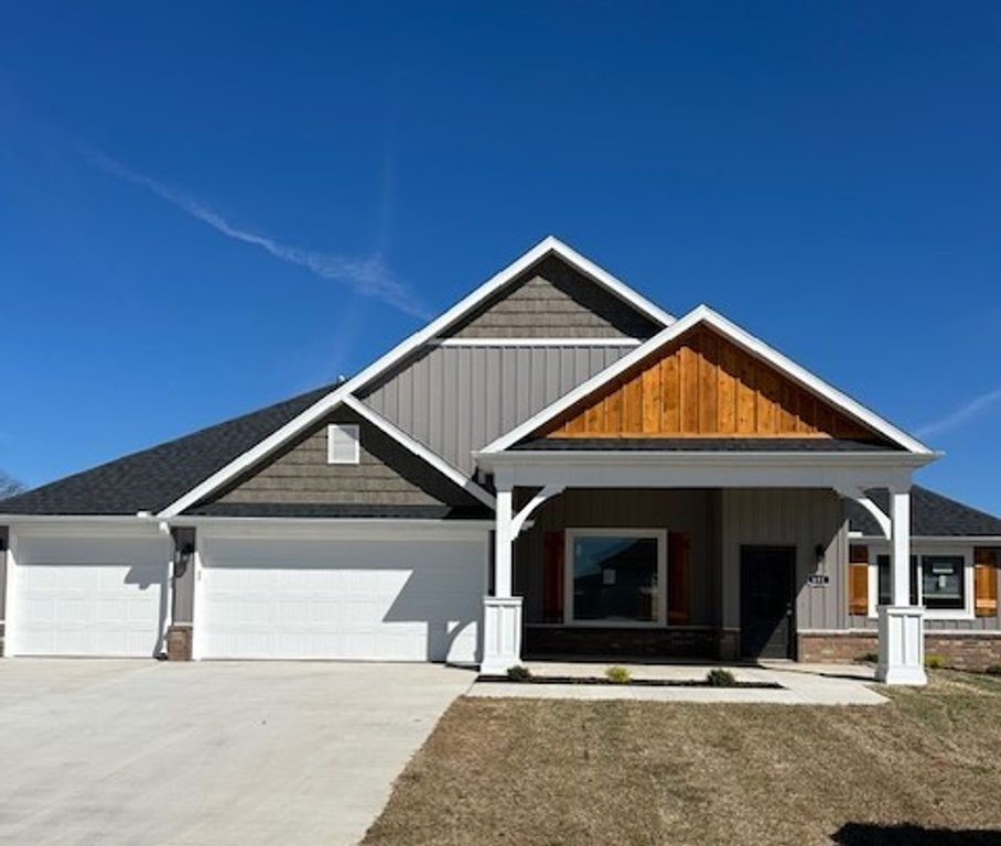 651 Blunt Avenue, Prairie Grove, AR 72753