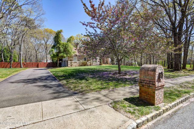 8 Decicco Drive, Freehold, NJ 07728