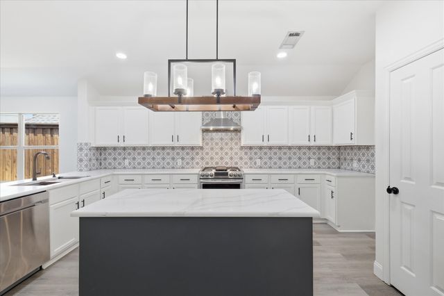 5608 Millers Creek Drive, Argyle, TX 76226
