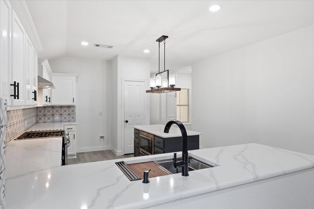 5608 Millers Creek Drive, Argyle, TX 76226
