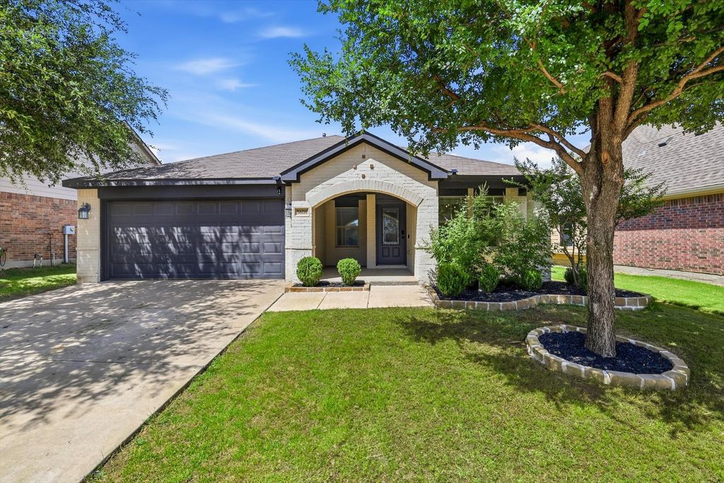 5608 Millers Creek Drive, Argyle, TX 76226
