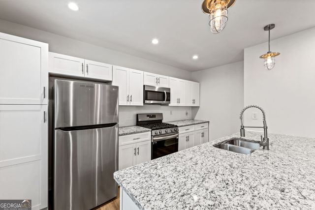 636 Francis Place NW A, Atlanta, GA 30318