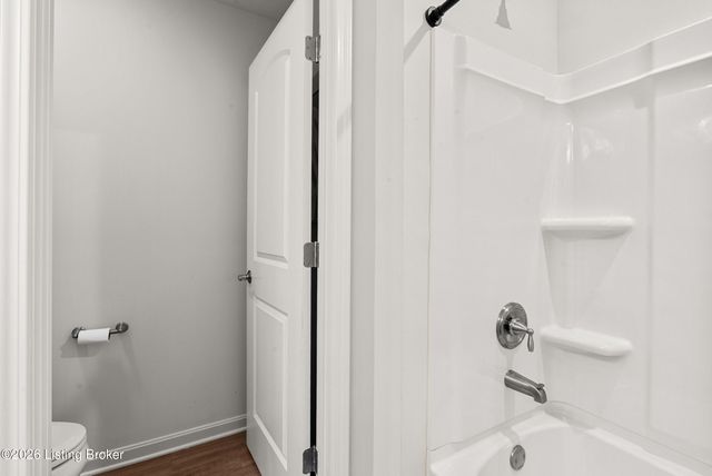 4625 Golden Eagle Dr, Louisville, KY 40245