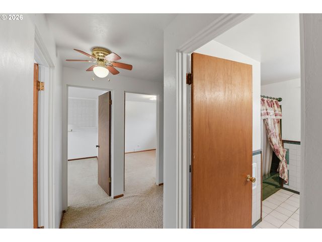 2350 HIGH St, Reedsport, OR 97467